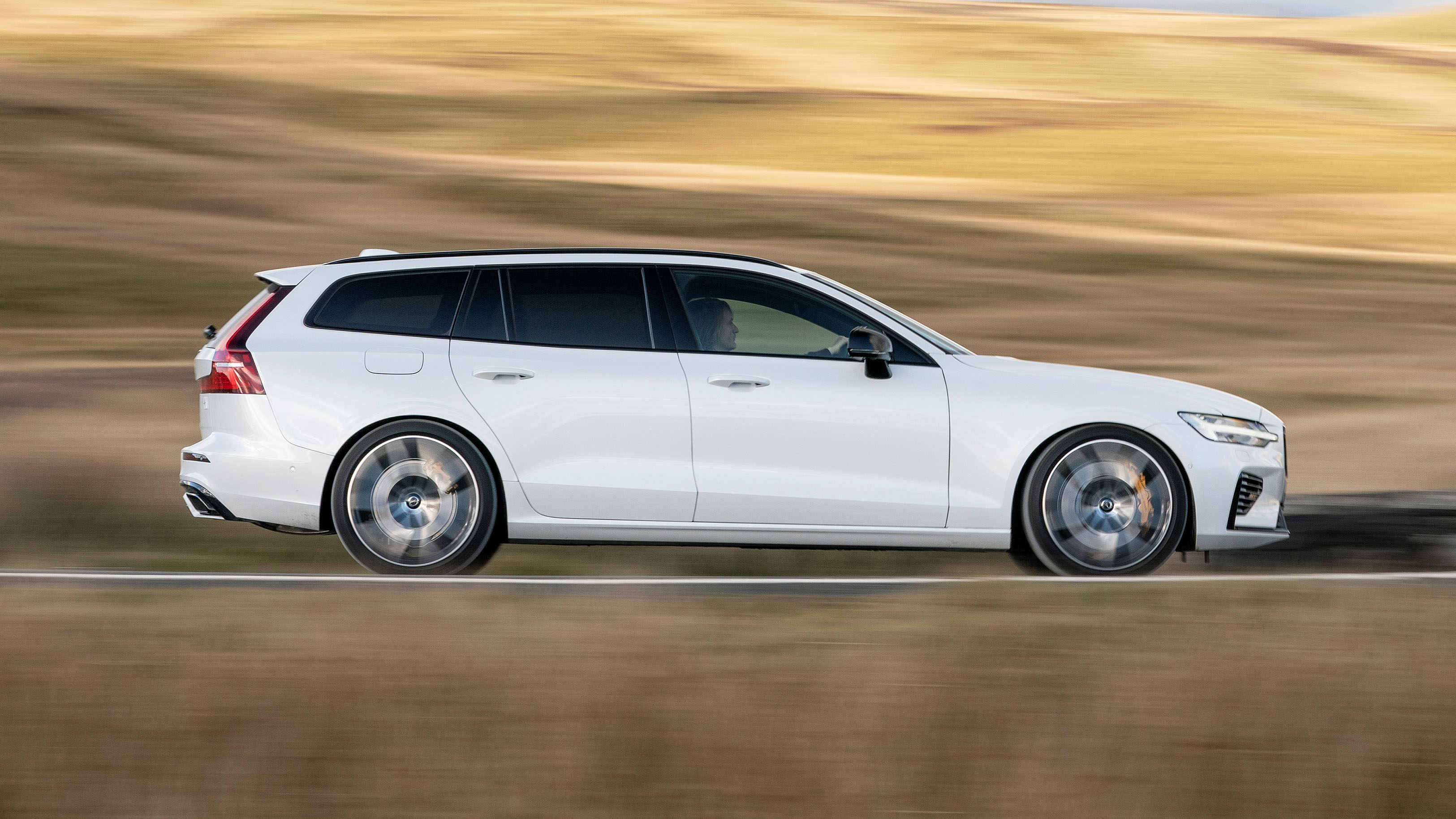 260677_volvo_v60_t8_twin_engine_polestar_engineered.jpg