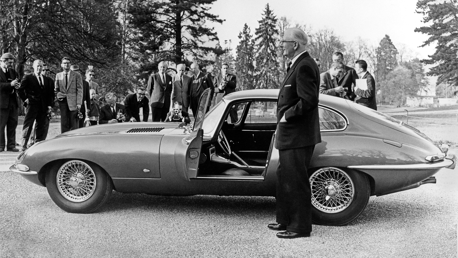 j_classic_etype_60_120820_1961_geneva_9600hp_williamlyons_04_copyrightjdht.jpg