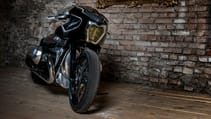 p90396882_highres_bmw-motorrad-present.jpg