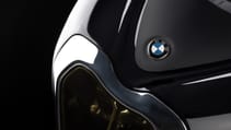 p90396886_highres_bmw-motorrad-present.jpg