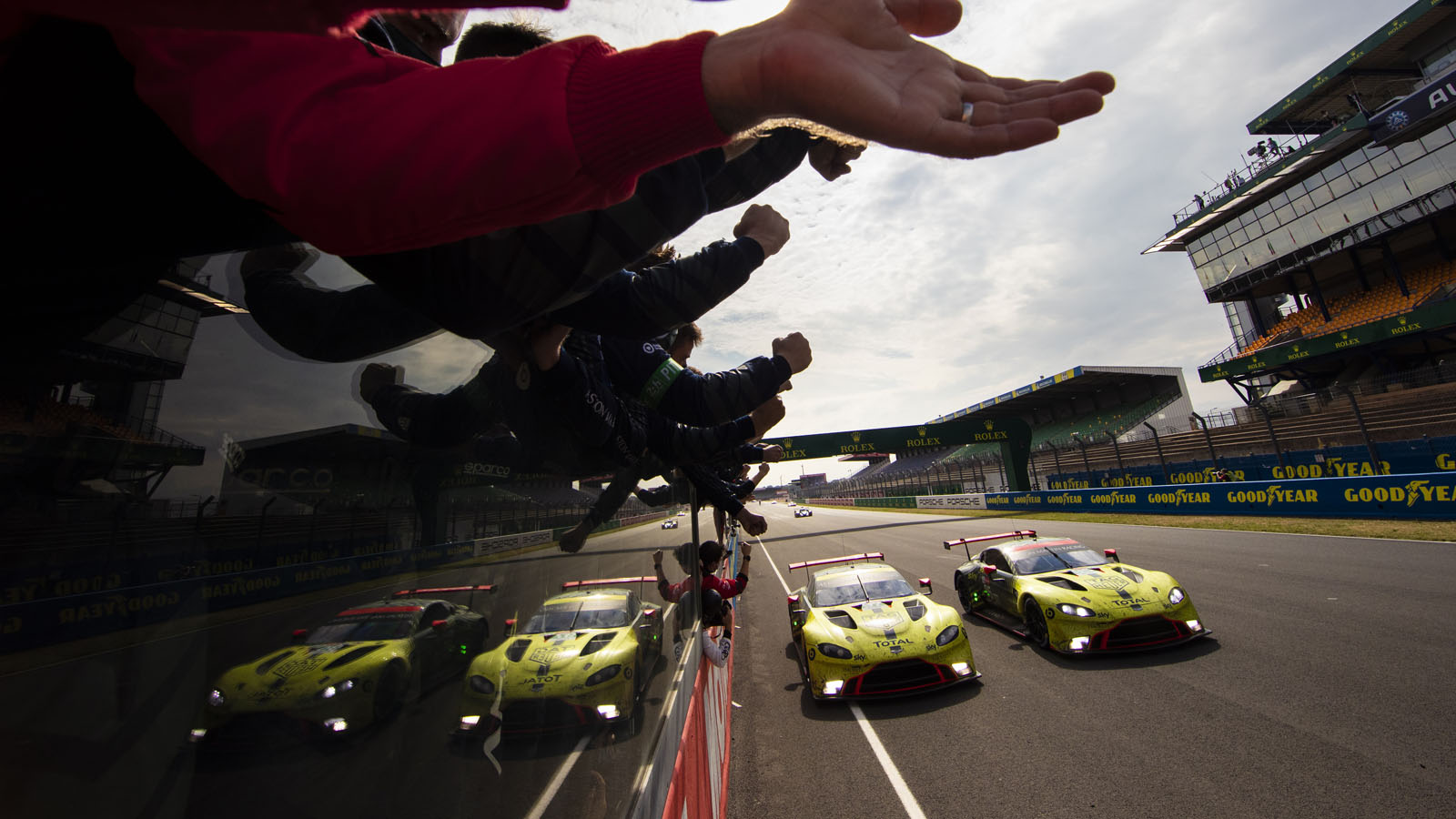 aston_martin_wins_le_mans-jpg.jpg