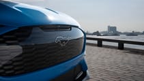 2020_ford_mach-e_gt_02.jpg