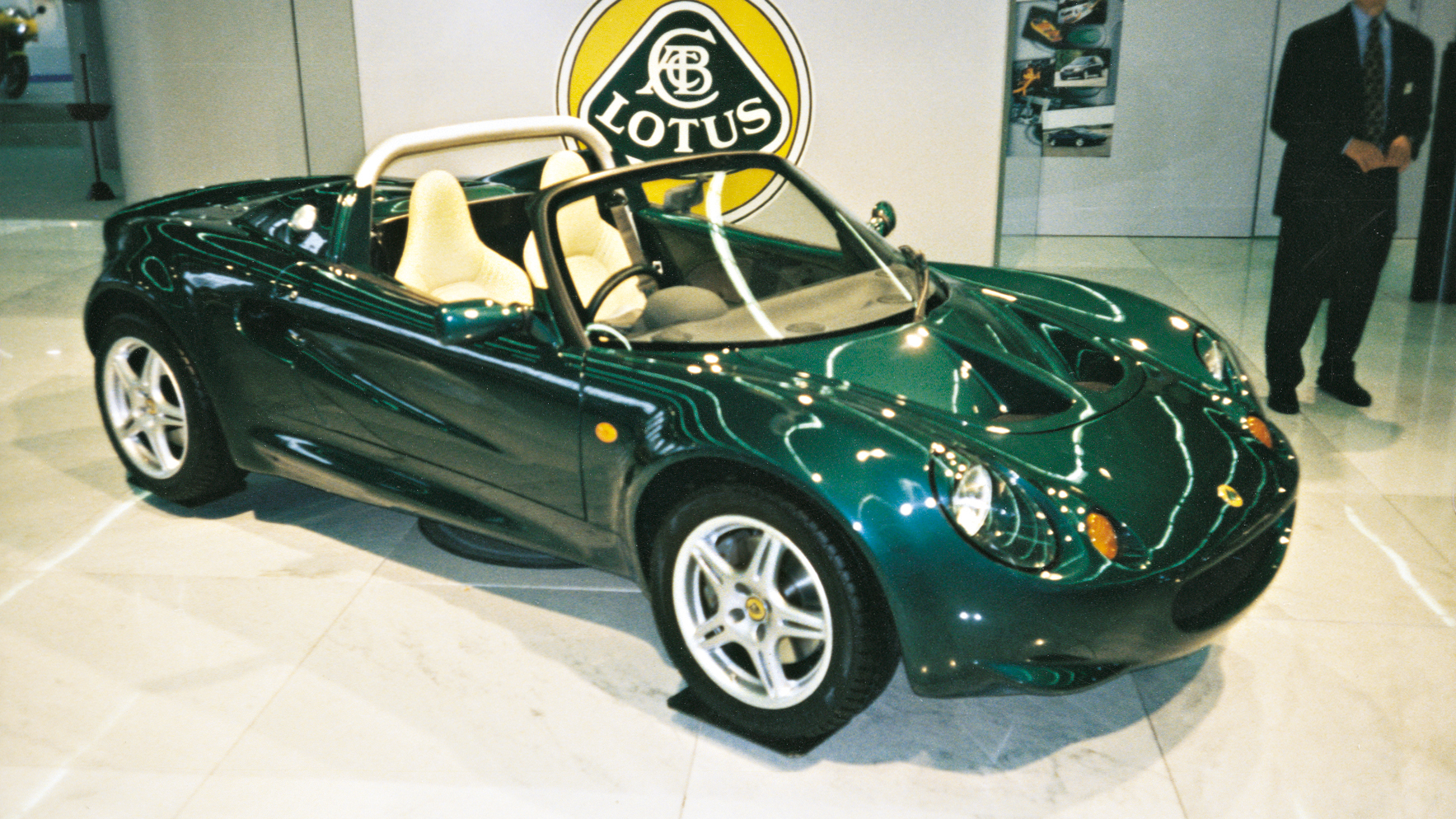 lotus_elise_at_25_3.jpg