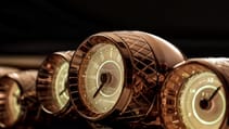 de-tomaso-p72-interior-guages.jpg