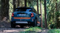 p90405002_highres_mini-cooper-s-countr.jpg