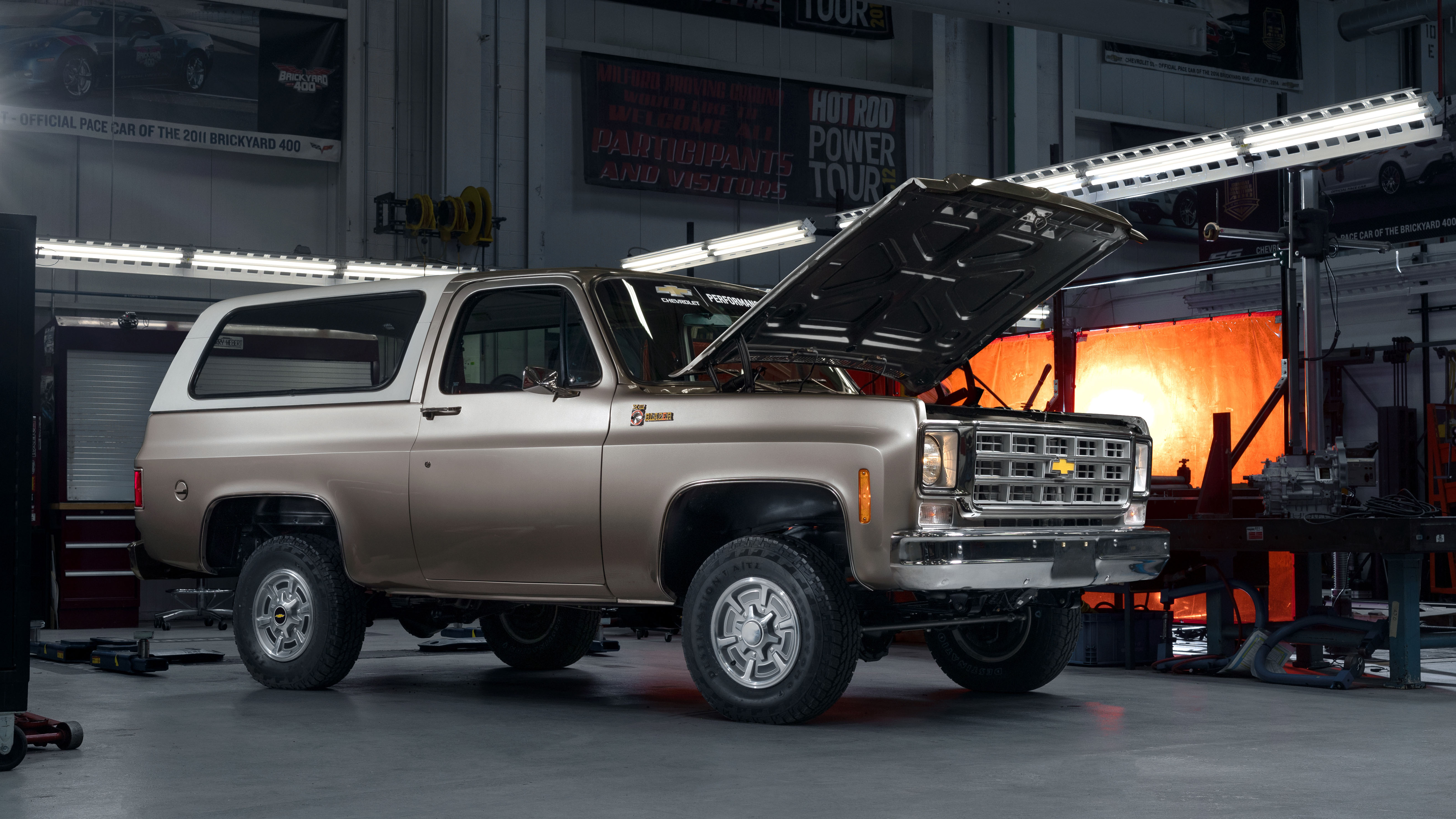 sema-chevroletperformance-k5-blazer-e-01.jpg