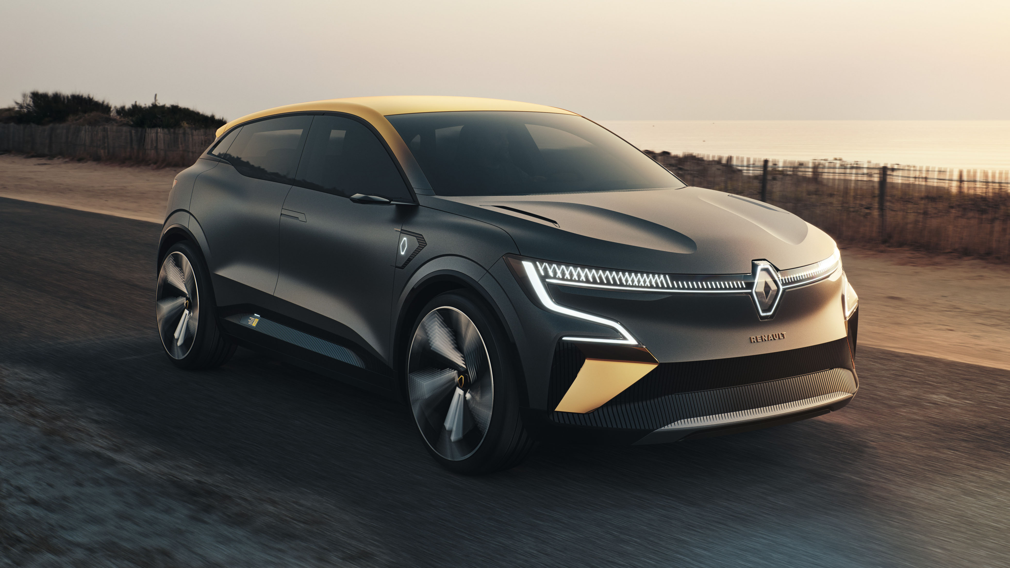 renault_megane_evision_01_1094458_embargo_oct._15th_5.30_pm_paris_time.jpg