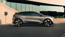 renault_megane_evision_05_1094464_embargo_oct._15th_5.30_pm_paris_time.jpg