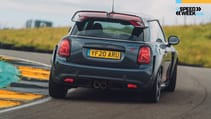 minijcw_vs_golfgti_12.jpg