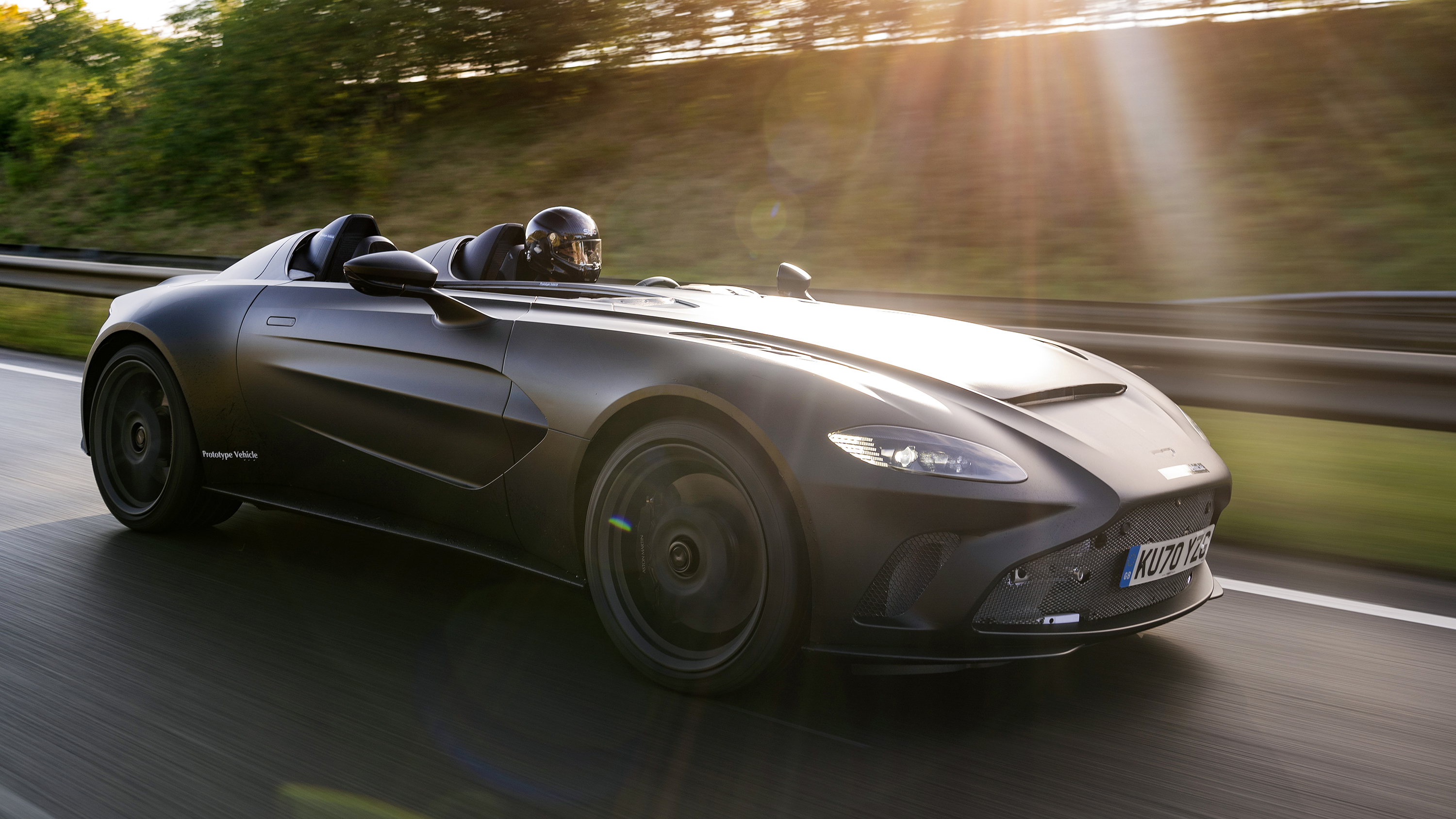 6_aston_martin_v12_speedster_prototype.jpg