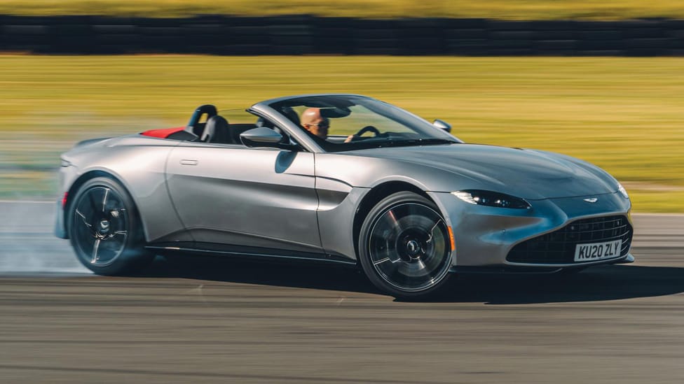 am_roadster_gallery_layout9.jpg