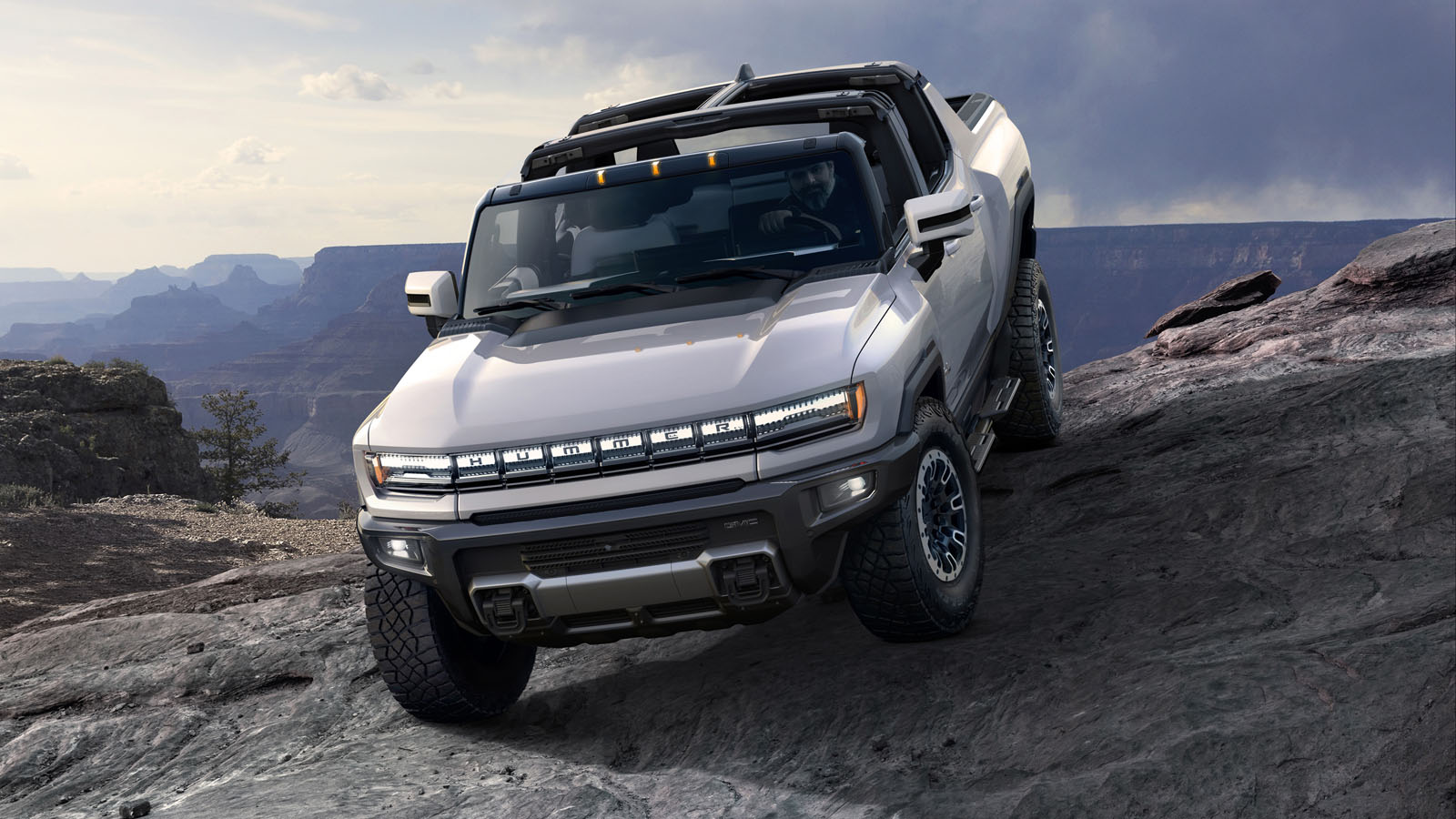 2022-gmc-hummer-ev-001.jpg