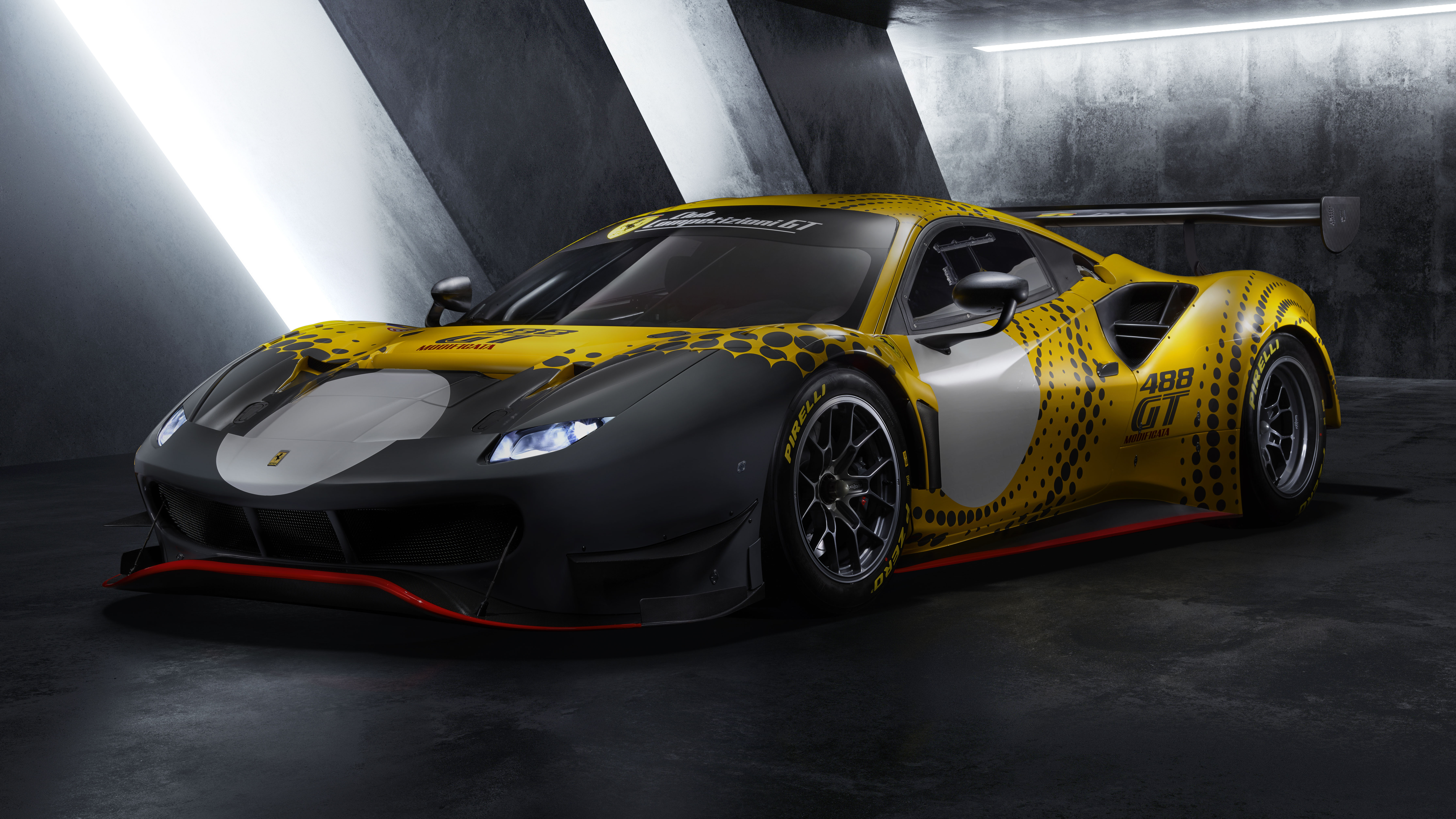 2020_11_ferrari_488gt_3-4_fronte04.jpg