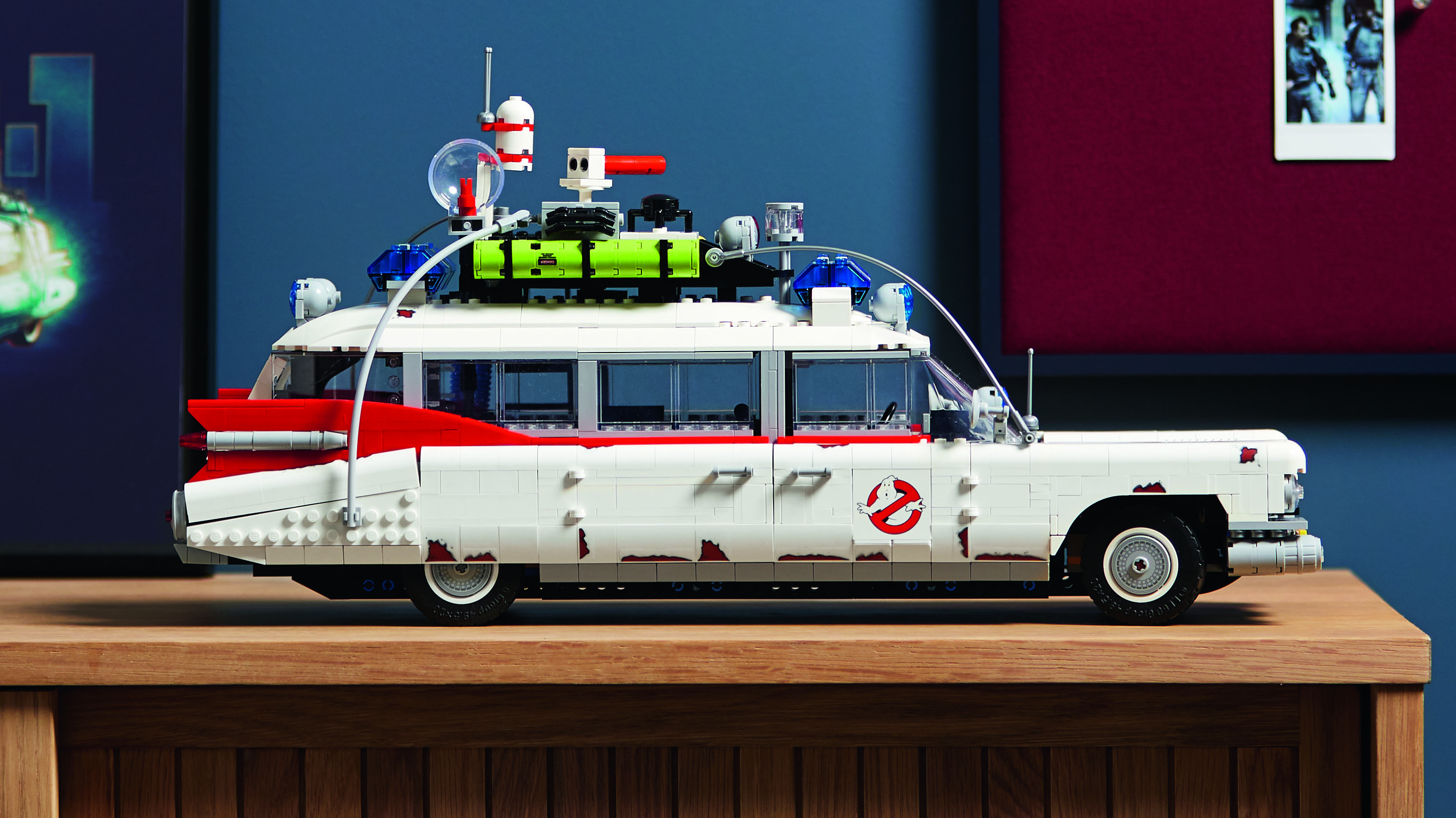 lego_ghostbusters_ecto-1_2.jpg