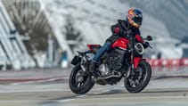 my21_ducati_monster_plus_ambience_46_uc214584_high.jpg