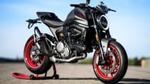 my21_ducati_monster_plus_ambience_4_uc214574_high.jpg