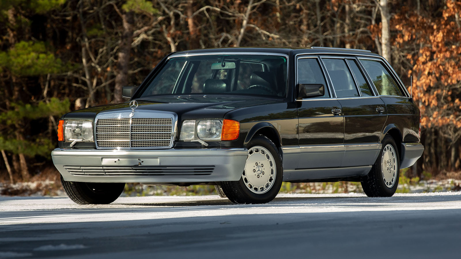 1990-mercedes-benz-560-tel-estate-by-caro_0.jpg