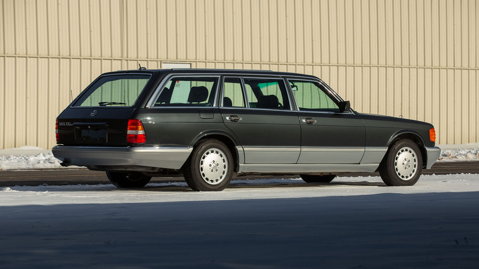 1990-mercedes-benz-560-tel-estate-by-caro_1.jpg