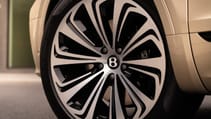new_bentayga_hybrid_-_20.jpg