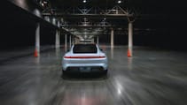 taycan_turbo_s_indoor_speed_record_001_ma906465.jpg