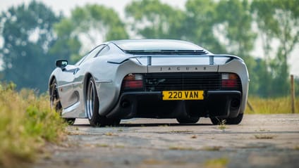 Jaguar XJ220