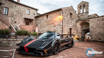 Wallpapers: when thirteen Paganis toured across Italy