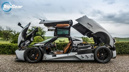 Wallpapers: when thirteen Paganis toured across Italy