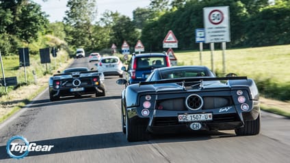 Wallpapers: when thirteen Paganis toured across Italy