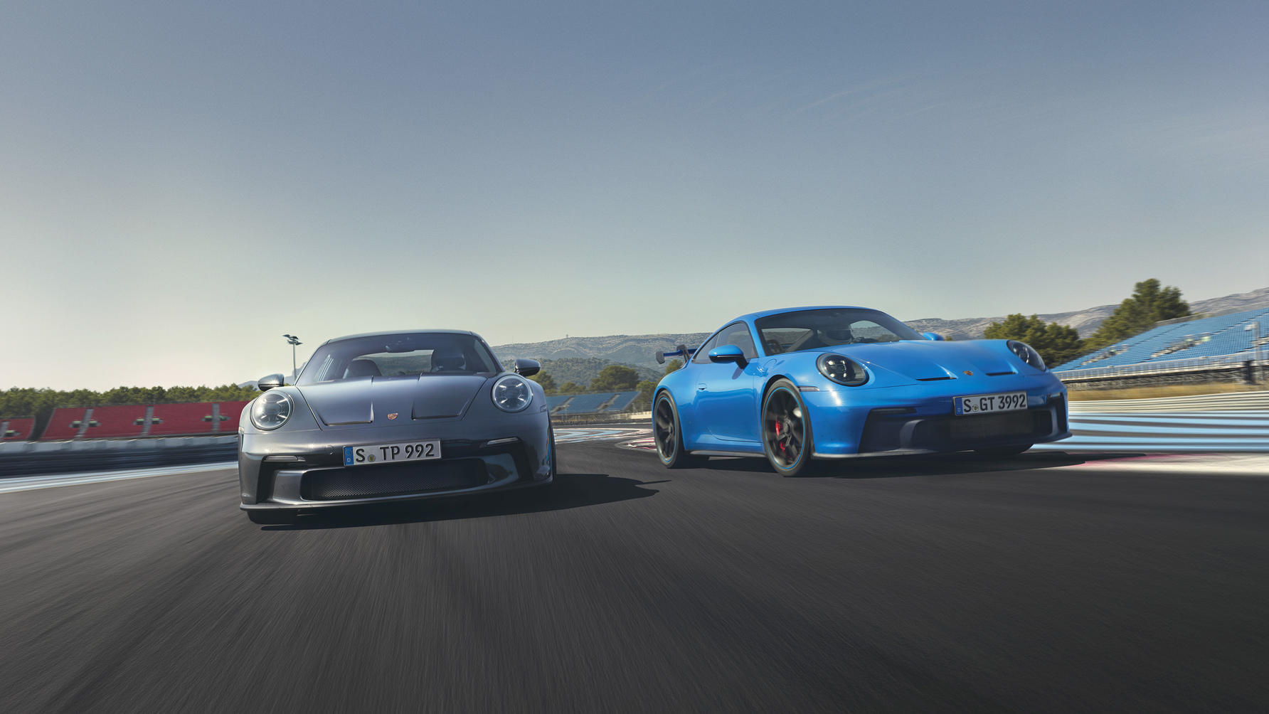 Porsche 911 GT3 Touring (992) and GT3