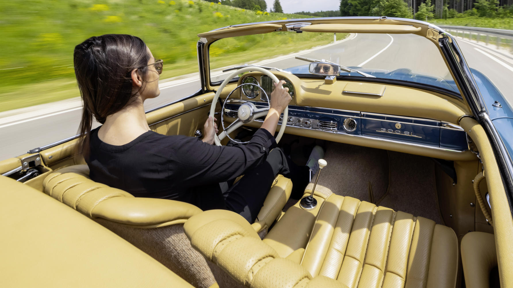 Mercedes-Benz 300 SL Roadster interior