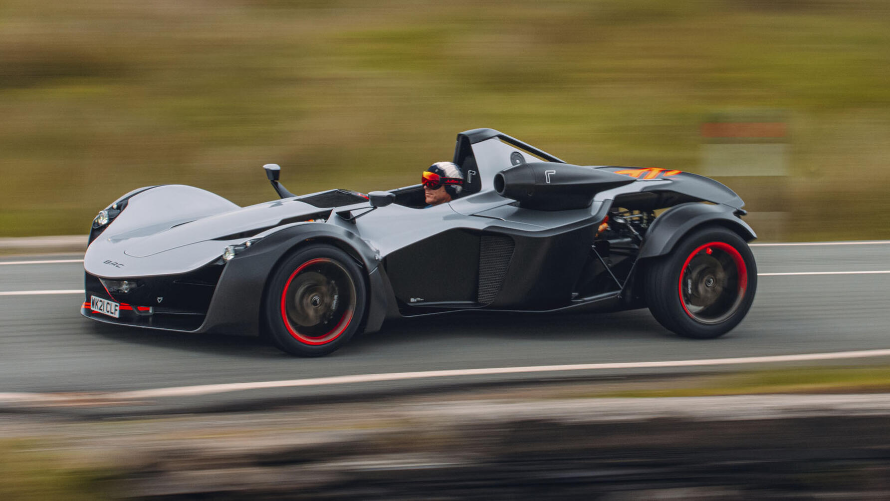 BAC MONO R vs bike