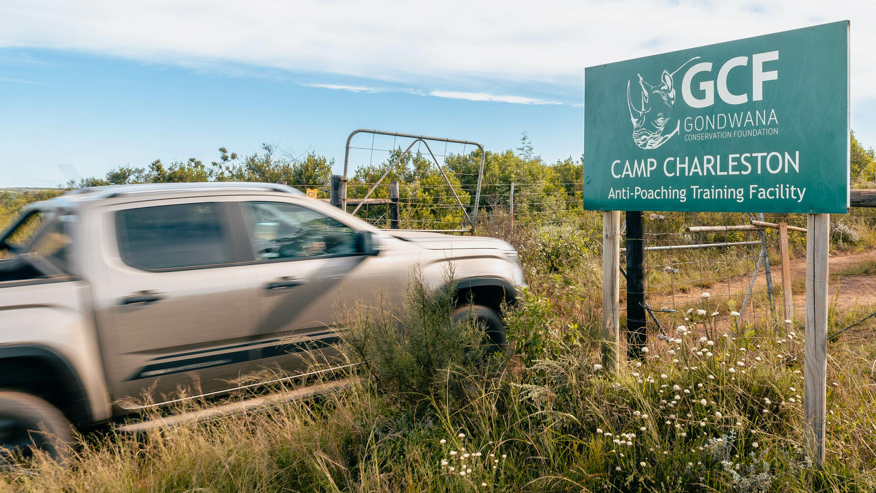 Top Gear saves the rhinos in South Africa Volkswagen Amarok