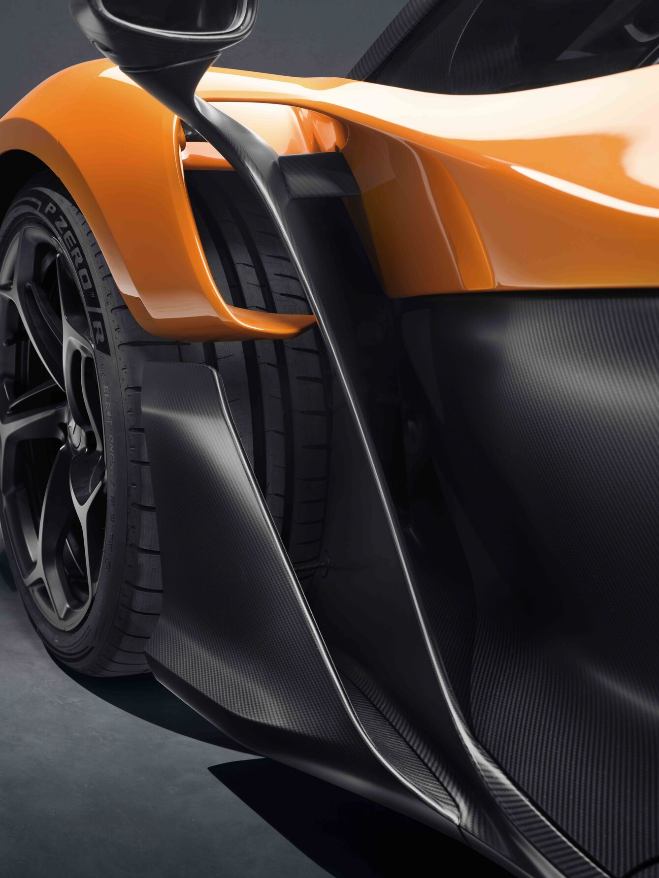 McLaren W1 Detail-side aero