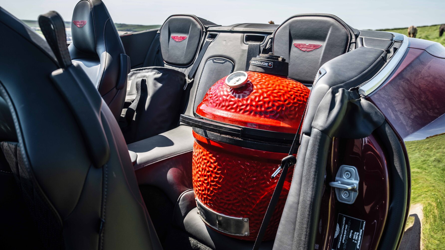 Aston Martin DB12 Volante